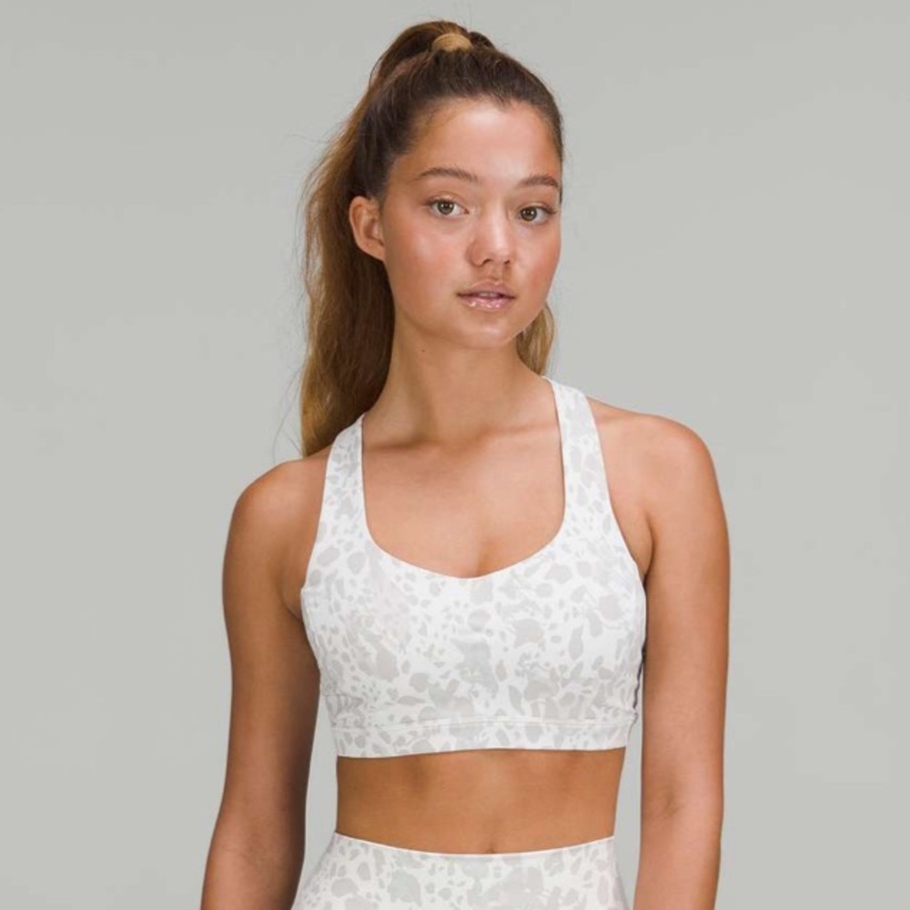 Lululemon Free to Be Serene Sports Bra